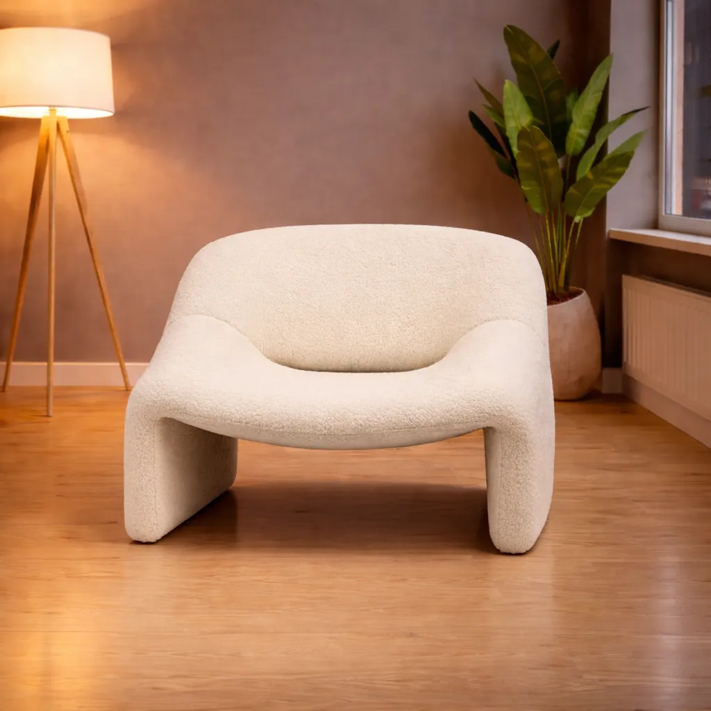 1 Shell Curve Chair.webp
