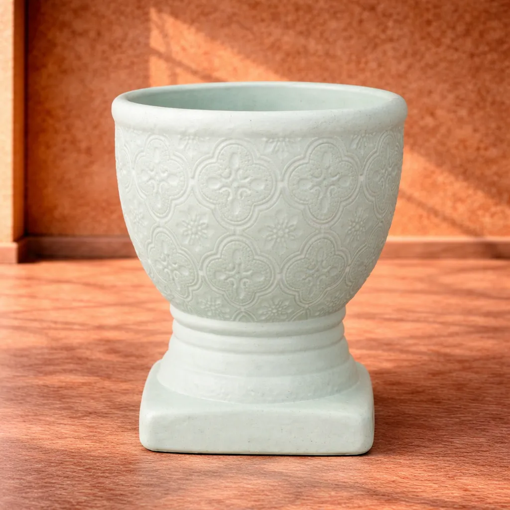 Mint Chalice Planter.webp