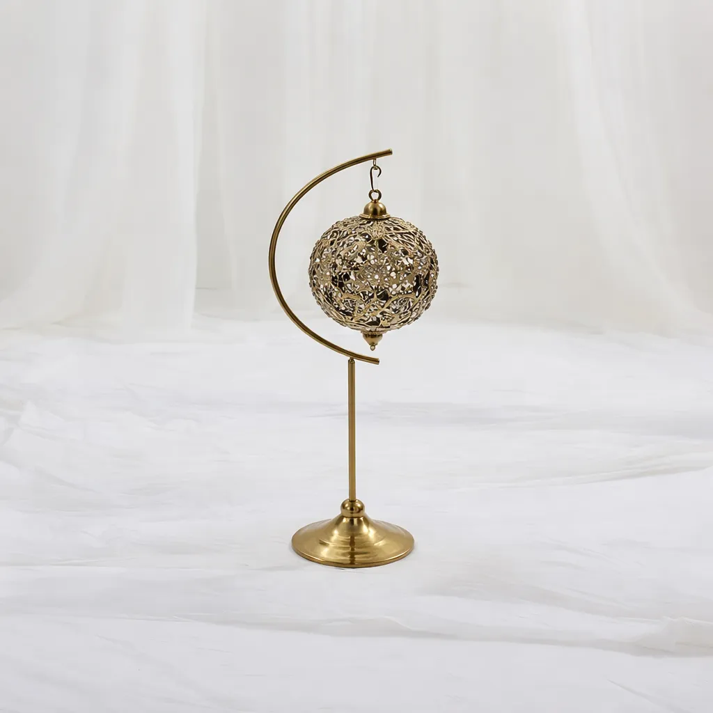 [MI-546] Ornate Filigree Ornament on Brass Stand