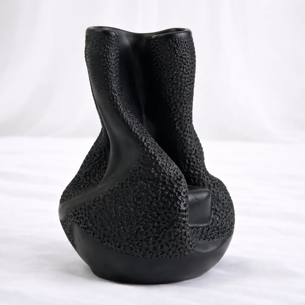 Noir Élan Vase Black