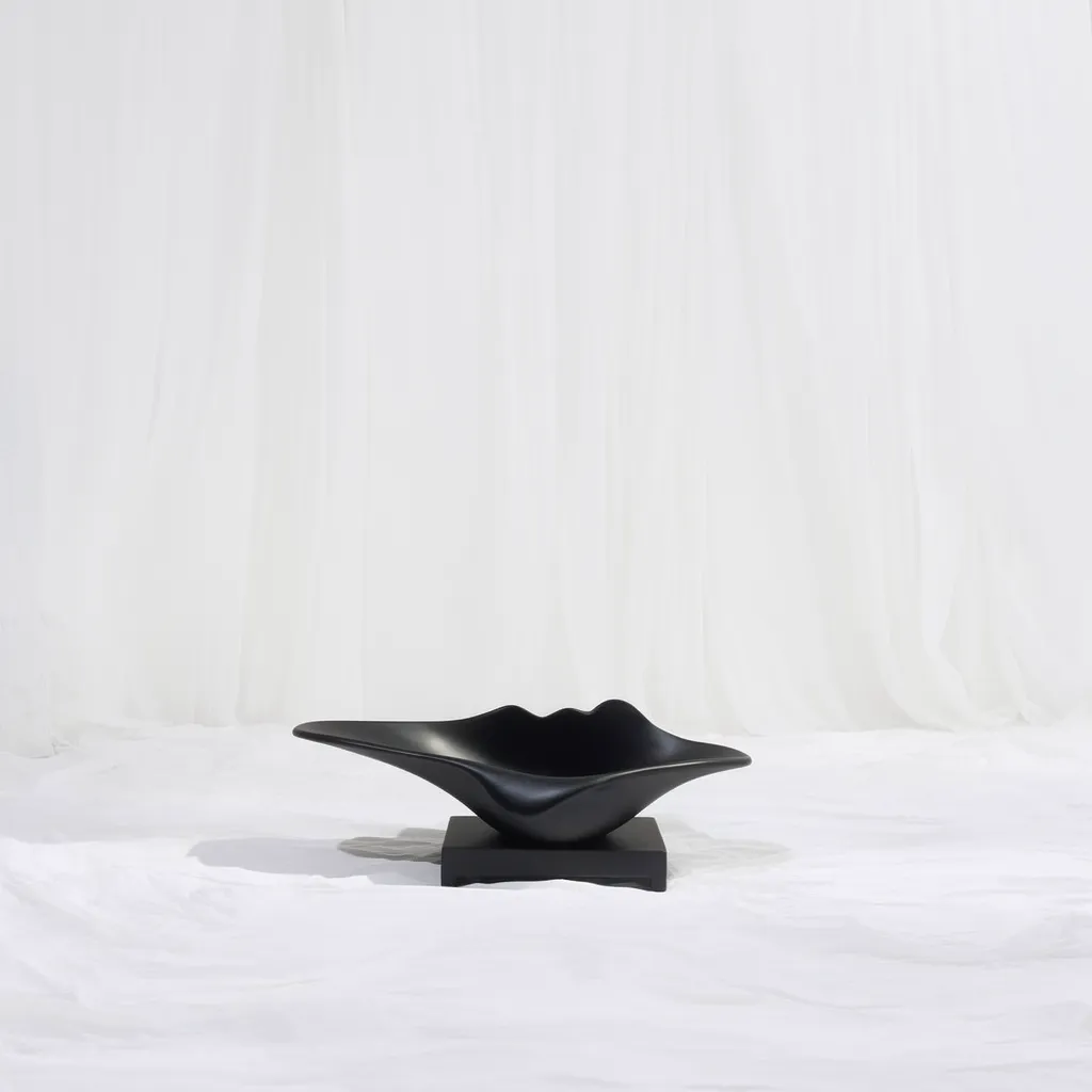 Shadow Ripple Dish
