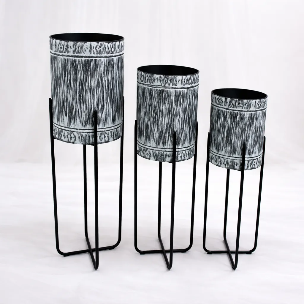 [P-1077] Mistwood Column Planter