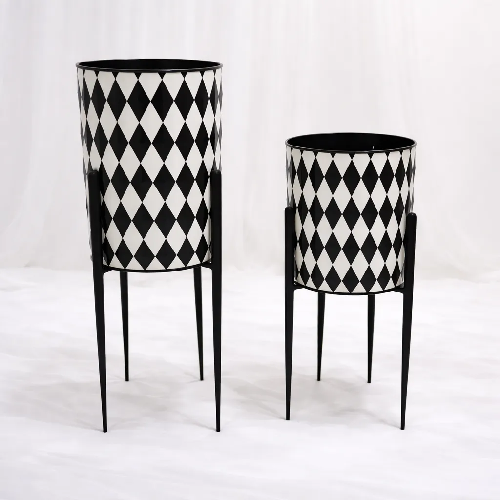 [P-1099] Harlequin Noir Planter Stand