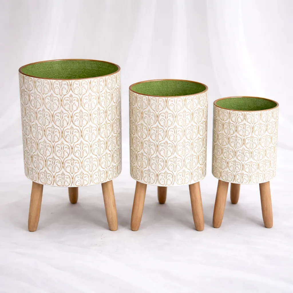 [P-1103] Nordic Meadow Tripod Planters