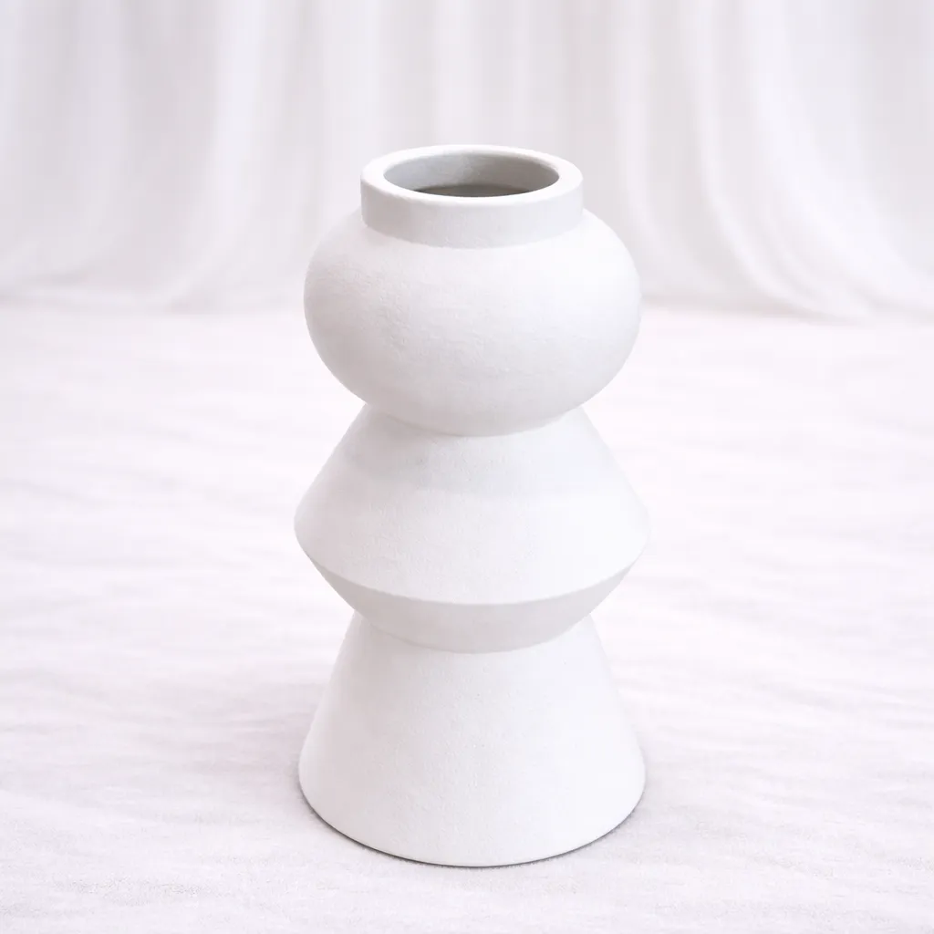 [V-1182] Ivory Totem Sculptural Vase