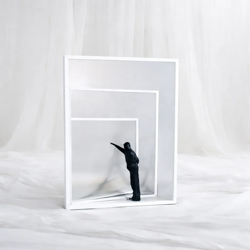 Frame Illusion Sculpture
