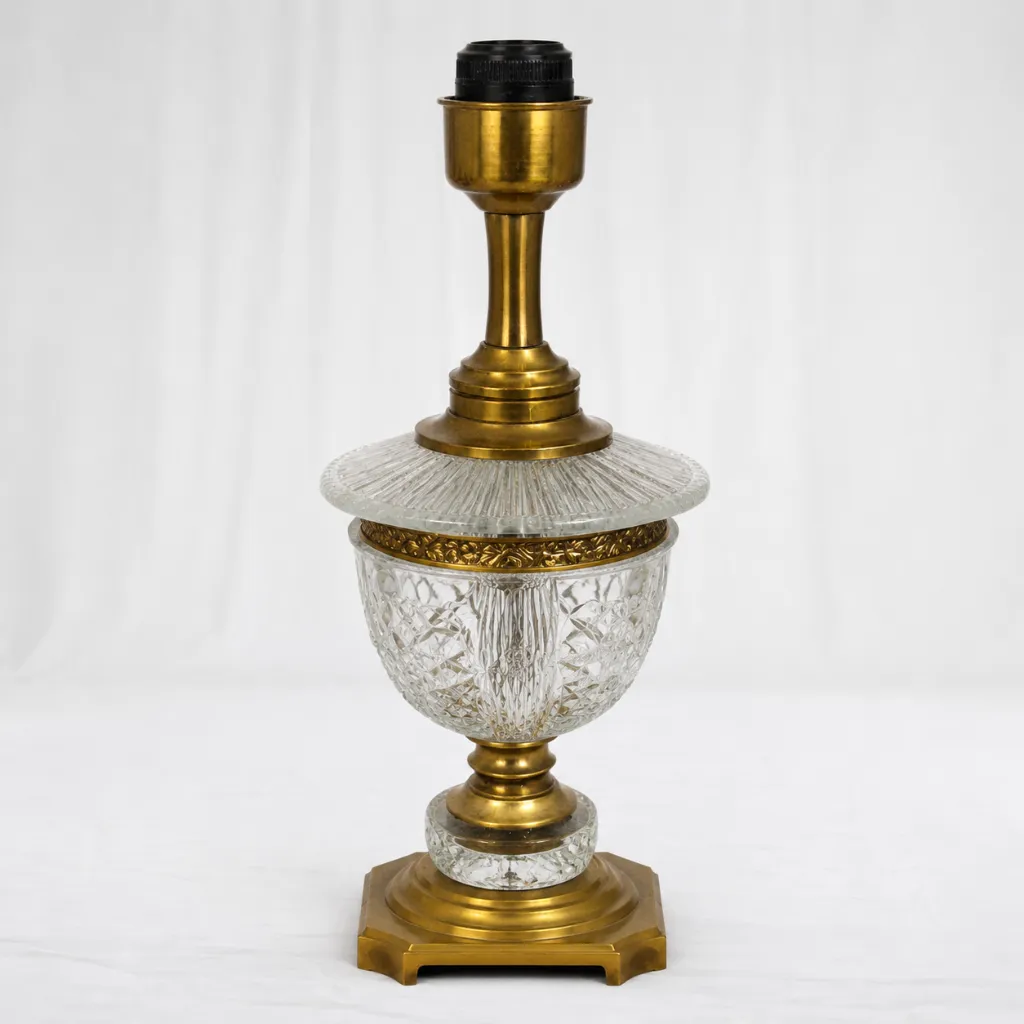 [L-005] Monarch Heritage Crystal Lamp